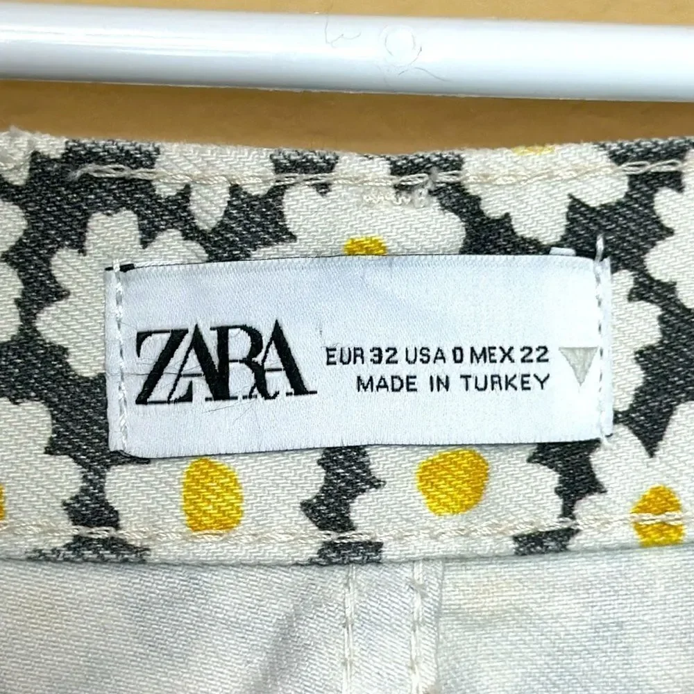 Zara High Rise Daisy Denim Shorts Button Fly Size 0 Cottagecore Coastal Resort